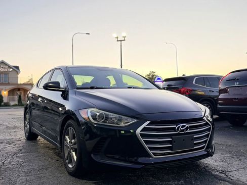 Used 2017 Hyundai Elantra SE FWD image 3