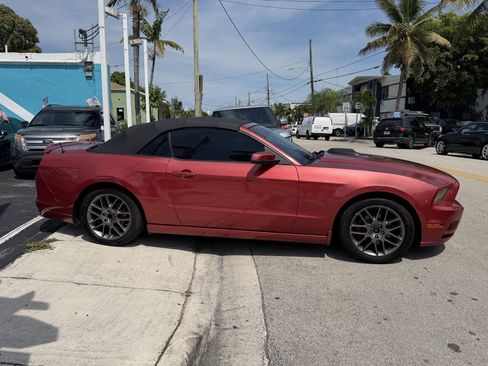 Used 2013 Ford Mustang Premium RWD image 5