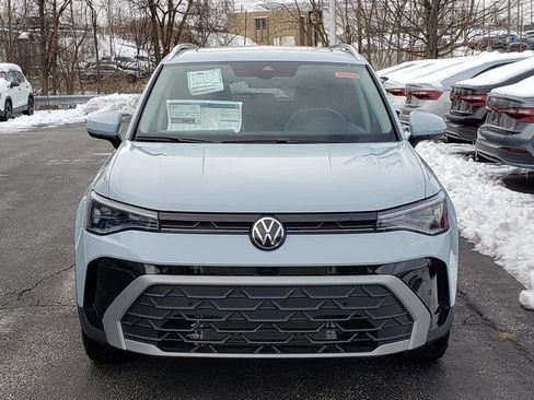 New 2026 Volkswagen Taos SE FWD image 5
