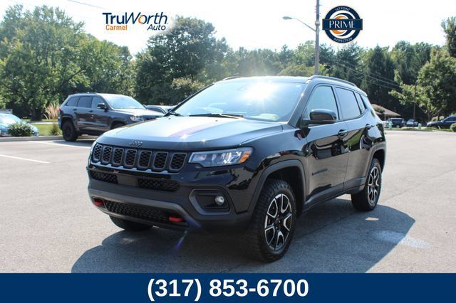 Used 2025 Jeep Compass Trailhawk AWD/4WD image 1