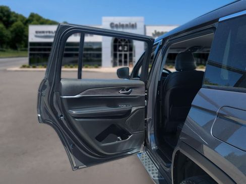 Used 2023 Jeep Grand Cherokee L Limited w/ Trailer Tow Group (B) AWD/4WD image 25