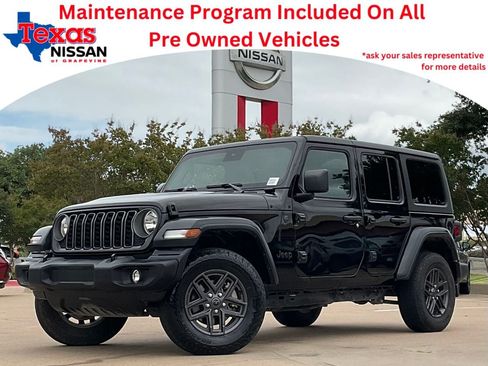 Used 2025 Jeep Wrangler Unlimited Sport AWD/4WD image 1