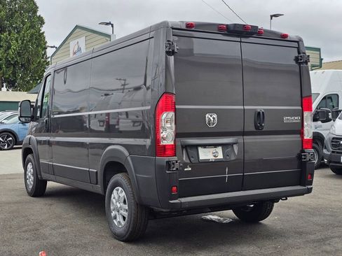 New 2025 RAM ProMaster 2500 w/ Quick Order Package 22G SLT image 6