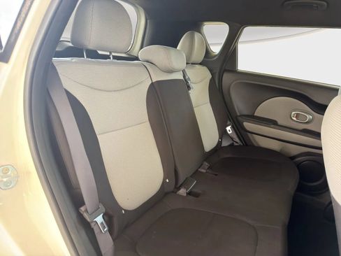 Used 2016 Kia Soul FWD image 19