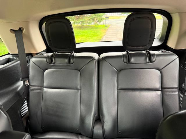 Used 2023 Lincoln Aviator AWD w/ Premium Package image 8