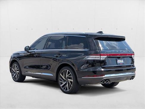 Used 2025 Lincoln Aviator Reserve w/ Equipment Group 201A image 8