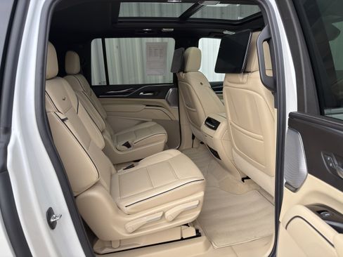 Used 2024 Cadillac Escalade ESV Premium Luxury w/ Performance Package AWD/4WD image 23