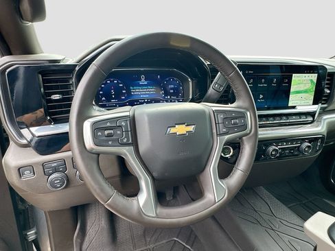 Used 2025 Chevrolet Silverado 1500 LTZ AWD/4WD image 11