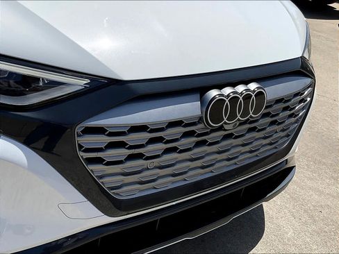 Used 2024 Audi Q8 e-tron Premium Plus w/ Premium Plus Package AWD/4WD image 26