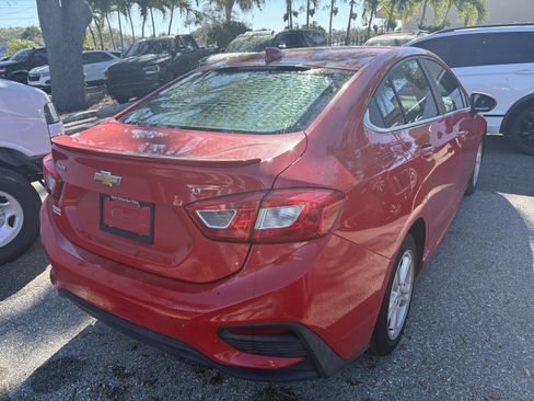 Used 2017 Chevrolet Cruze LT w/ Convenience Package image 7