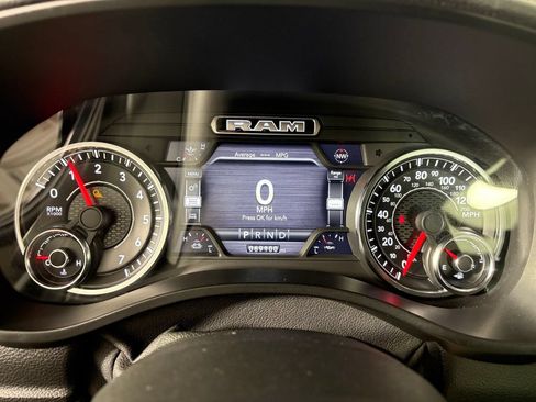 Used 2019 RAM 1500 Laramie AWD/4WD image 17