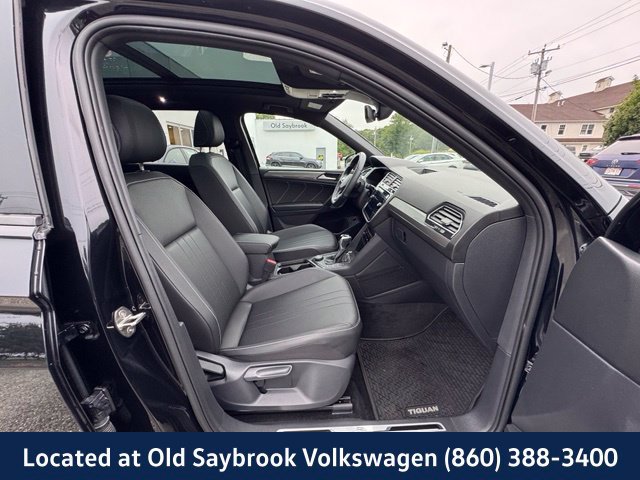Certified 2024 Volkswagen Tiguan SE R-Line AWD/4WD image 27