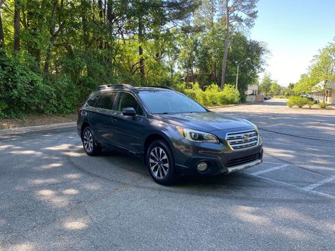 Used 2017 Subaru Outback 2.5i Limited AWD/4WD image 7