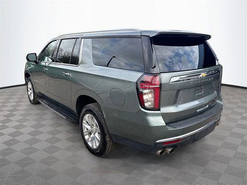 Used 2023 Chevrolet Suburban Premier image 8
