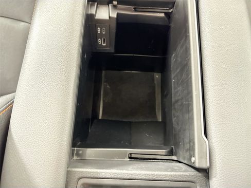 Certified 2022 Toyota Sienna XSE image 36