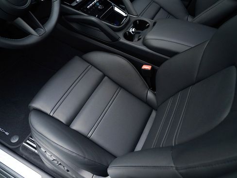 New 2026 Porsche Cayenne image 16