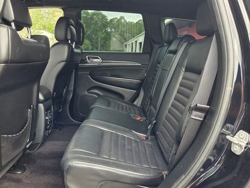 Used 2018 Jeep Grand Cherokee Limited AWD/4WD image 10