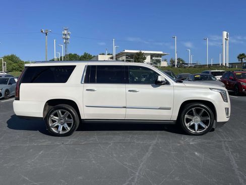 Used 2016 Cadillac Escalade ESV Premium AWD/4WD image 8