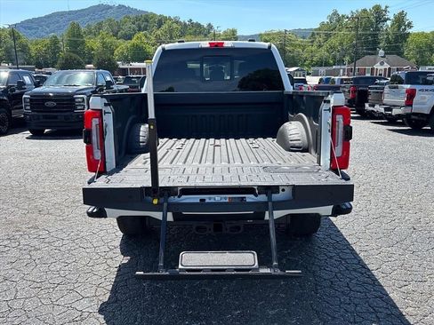Used 2023 Ford F250 Platinum AWD/4WD image 7