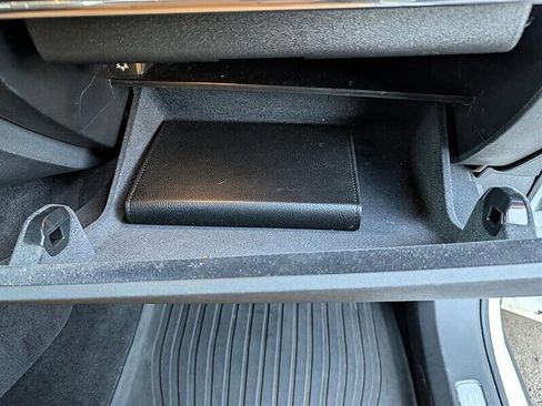 Used 2017 Volvo XC90 T6 Momentum w/ Vision Package image 32