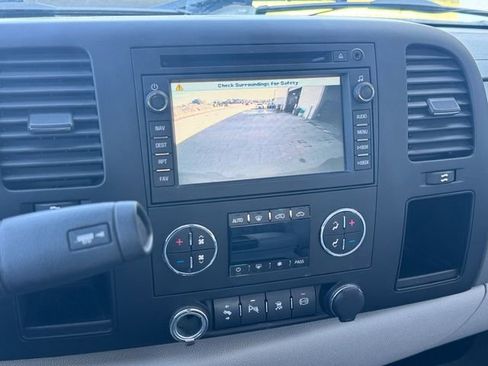 Used 2011 GMC Sierra 2500 SLE w/ SLE Preferred Package RWD image 9