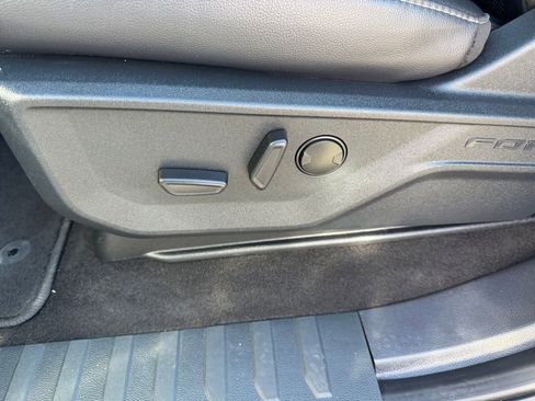 Used 2025 Ford F150 Lariat AWD/4WD image 17