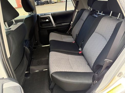 Used 2019 Toyota 4Runner SR5 AWD/4WD image 32