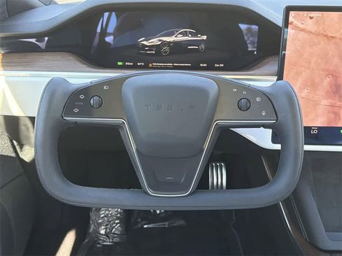 Used 2022 Tesla Model S image 12