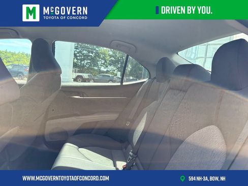 Used 2018 Toyota Camry LE FWD image 14