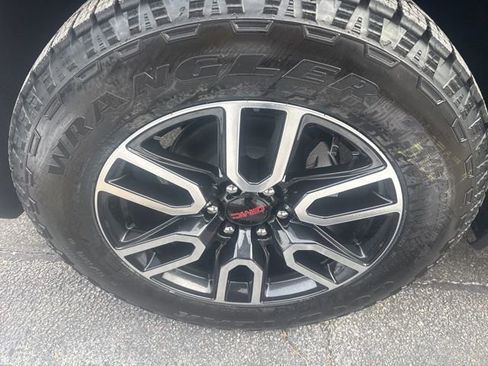 New 2026 GMC Sierra 1500 AT4 w/ AT4 Premium Package AWD/4WD image 11