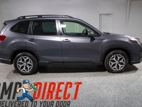 Used 2023 Subaru Forester Premium image 6