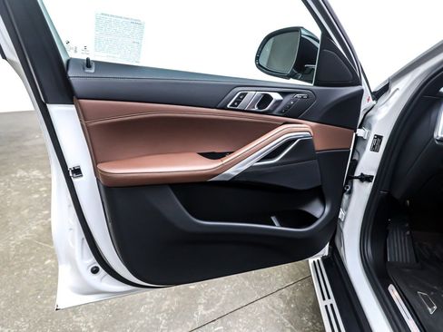 Used 2022 BMW X6 xDrive40i w/ Premium Package image 21