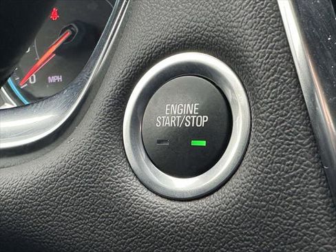 Used 2023 Chevrolet Traverse LT image 35