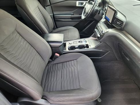 Used 2020 Ford Explorer XLT image 10