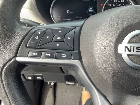 Used 2021 Nissan Versa SV image 17