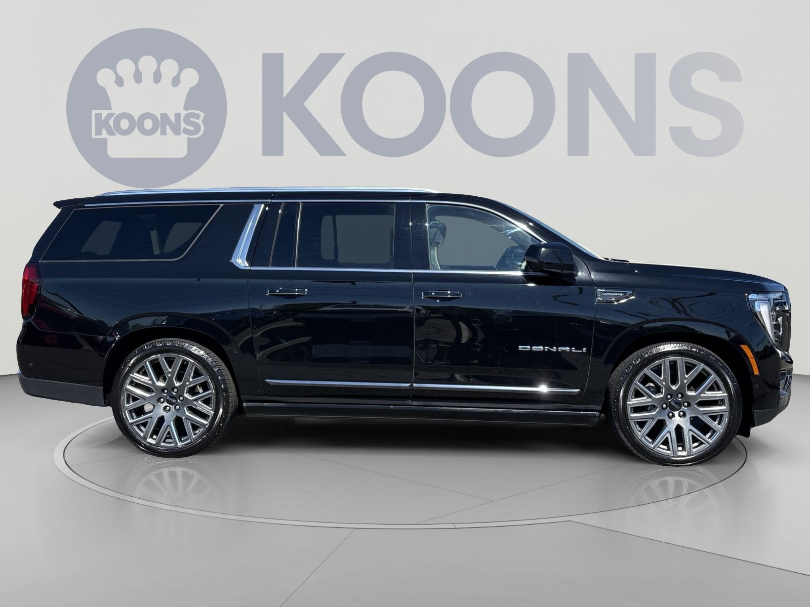 Used 2025 GMC Yukon XL Denali Ultimate AWD/4WD image 8