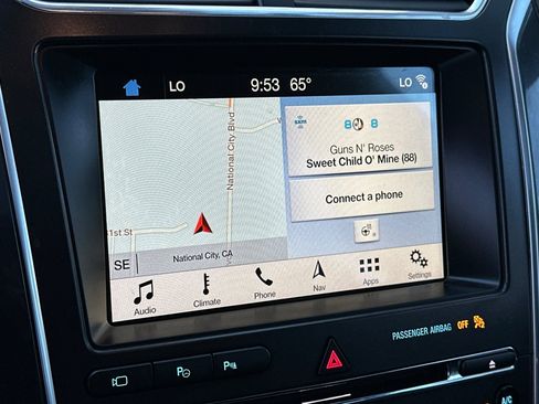 Used 2018 Ford Explorer Limited w/ Equipment Group 301A image 18