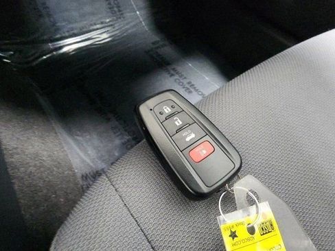 Used 2022 Toyota Corolla SE w/ Carpet Mat Package (TMS) FWD image 66