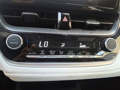 Used 2025 Toyota Corolla SE FWD image 21