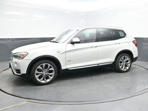 Used 2017 BMW X3 xDrive28i image 3