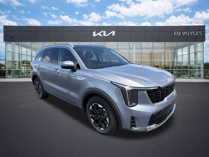 Certified 2025 Kia Sorento S w/ Panoramic Sunroof Package