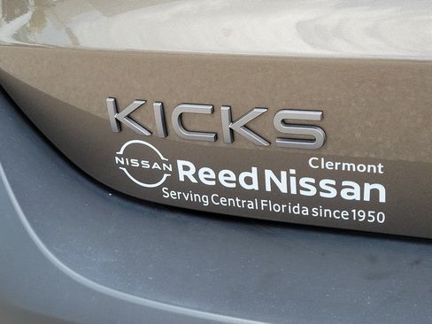 Certified 2025 Nissan Kicks SV FWD image 10