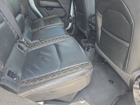 Used 2023 Jeep Gladiator Overland AWD/4WD image 32