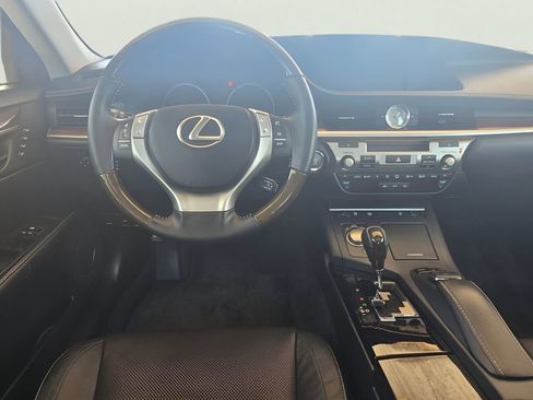 Used 2015 Lexus ES 350 w/ Luxury Package FWD image 42