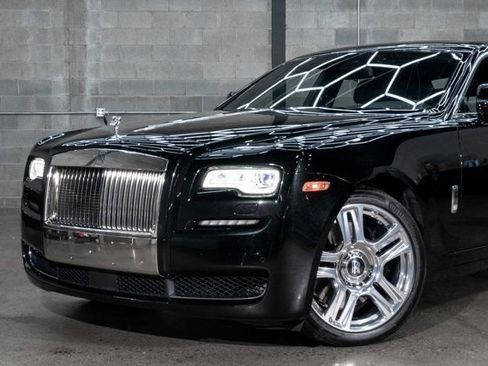 Used 2016 Rolls-Royce Ghost image 33