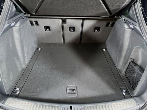 New 2026 Porsche Macan Base image 28