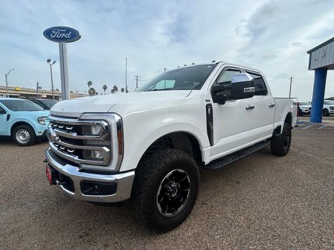 Used 2025 Ford F250 Lariat w/ Lariat Ultimate Package AWD/4WD image 3