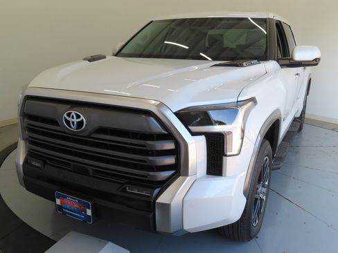 Used 2024 Toyota Tundra Limited w/ Power Package AWD/4WD image 8