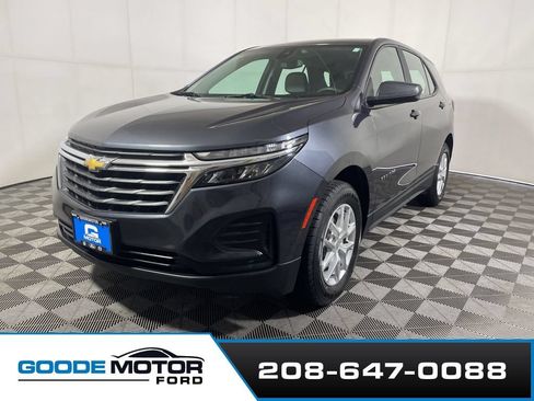 Used 2022 Chevrolet Equinox LS AWD/4WD image 4