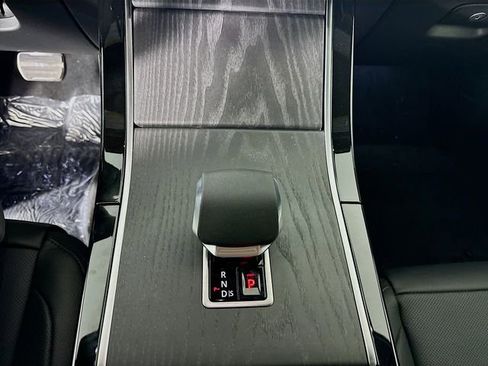 New 2026 Land Rover Range Rover Velar Dynamic SE image 18